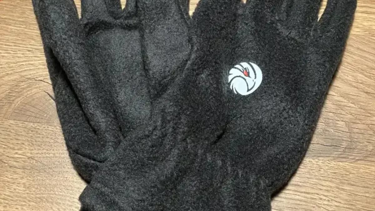 Hawks Handschuhe - ab sofort im Fan-Shop erhältlich